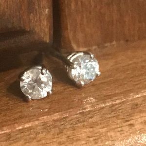 1/2 carat diamond earrings